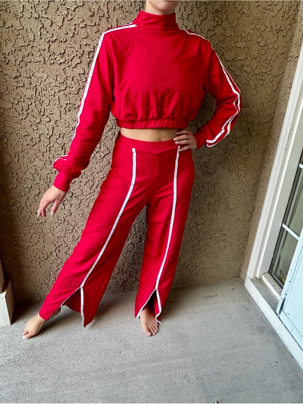 Red/white hip hop AS